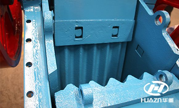 顎式破碎機顎板撞擊